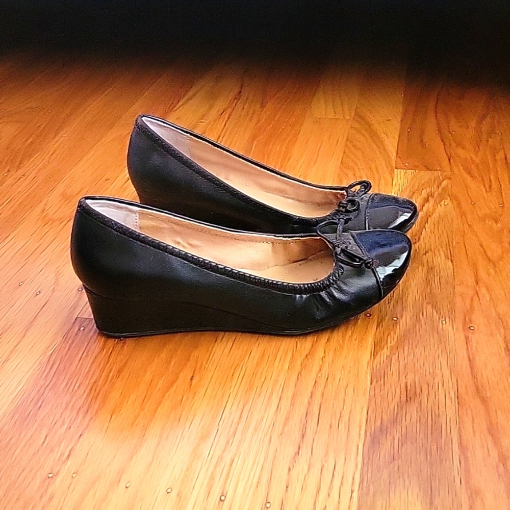 Unisa low heel wedge pumps black 6M